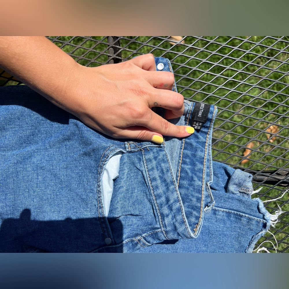 Pretty little things jeans size 6